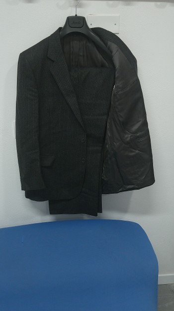 Completo uomo gessato grigio