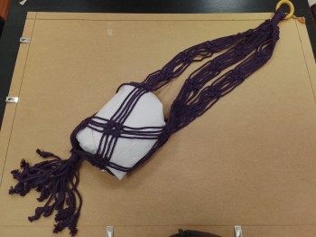 Porta vaso fatto a macramè