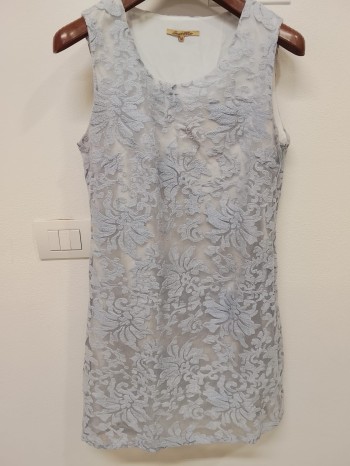 Vestito grigio perla trinato