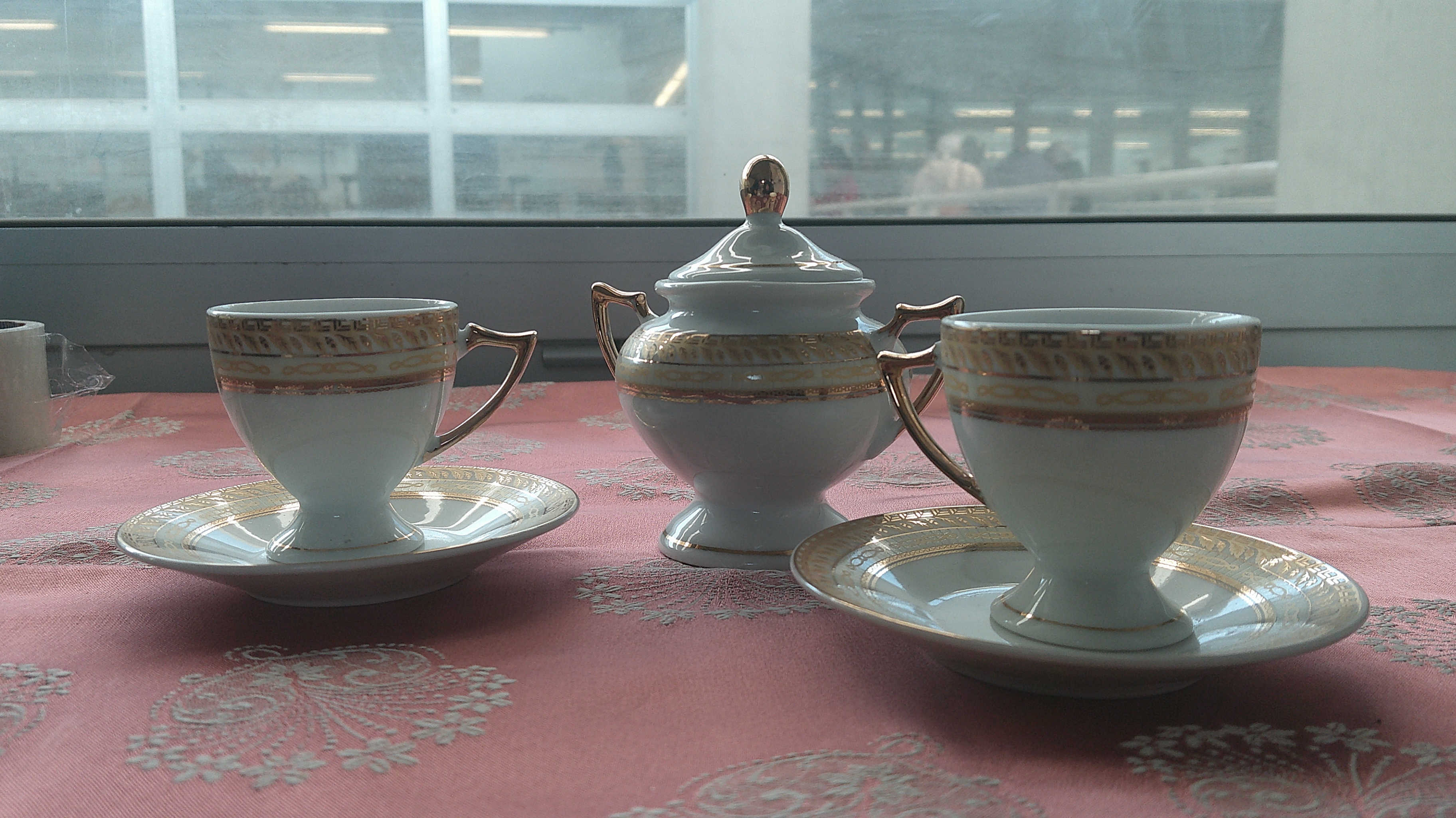 Piccolo servito decorato in oro