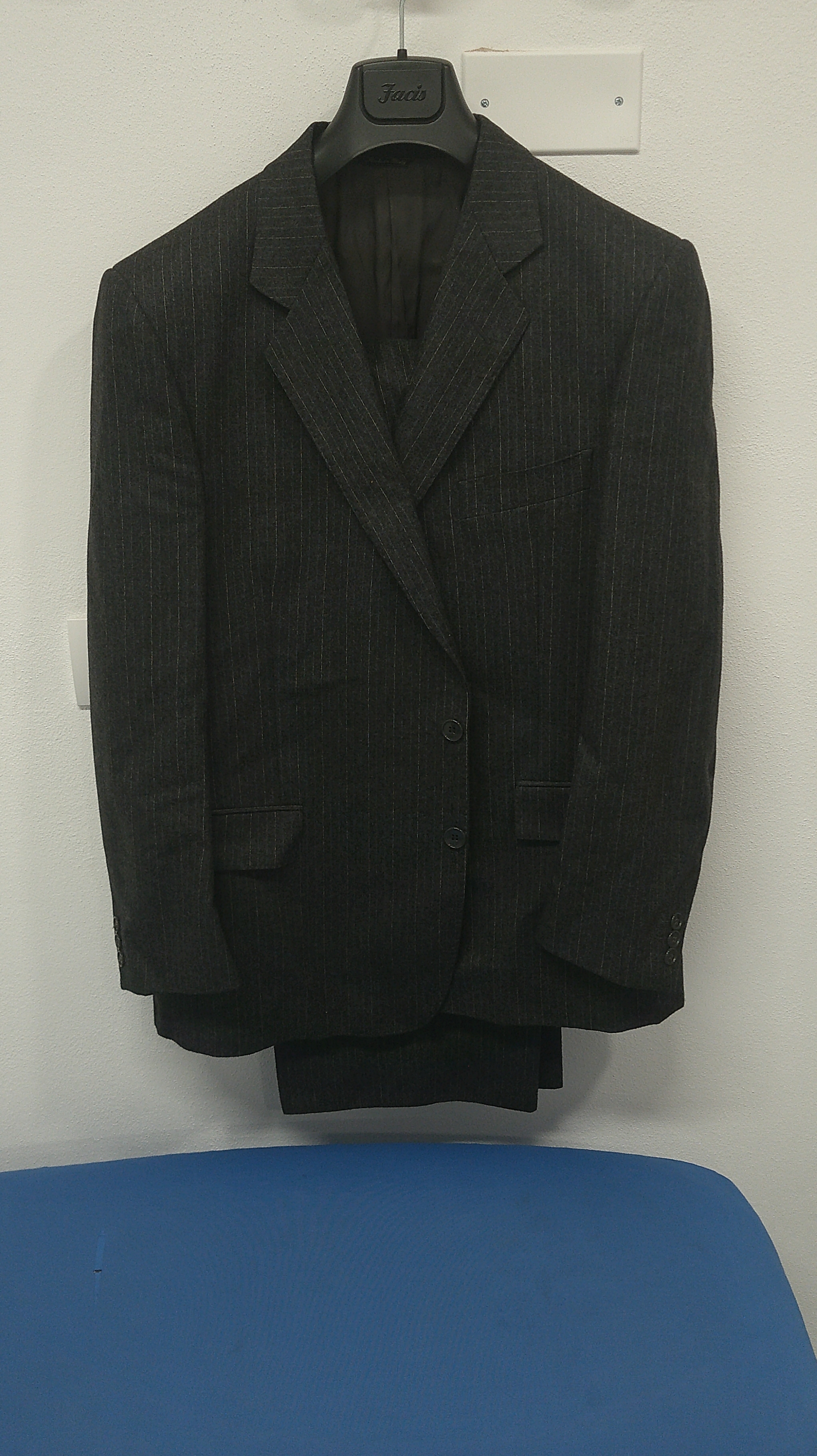 Completo uomo gessato grigio