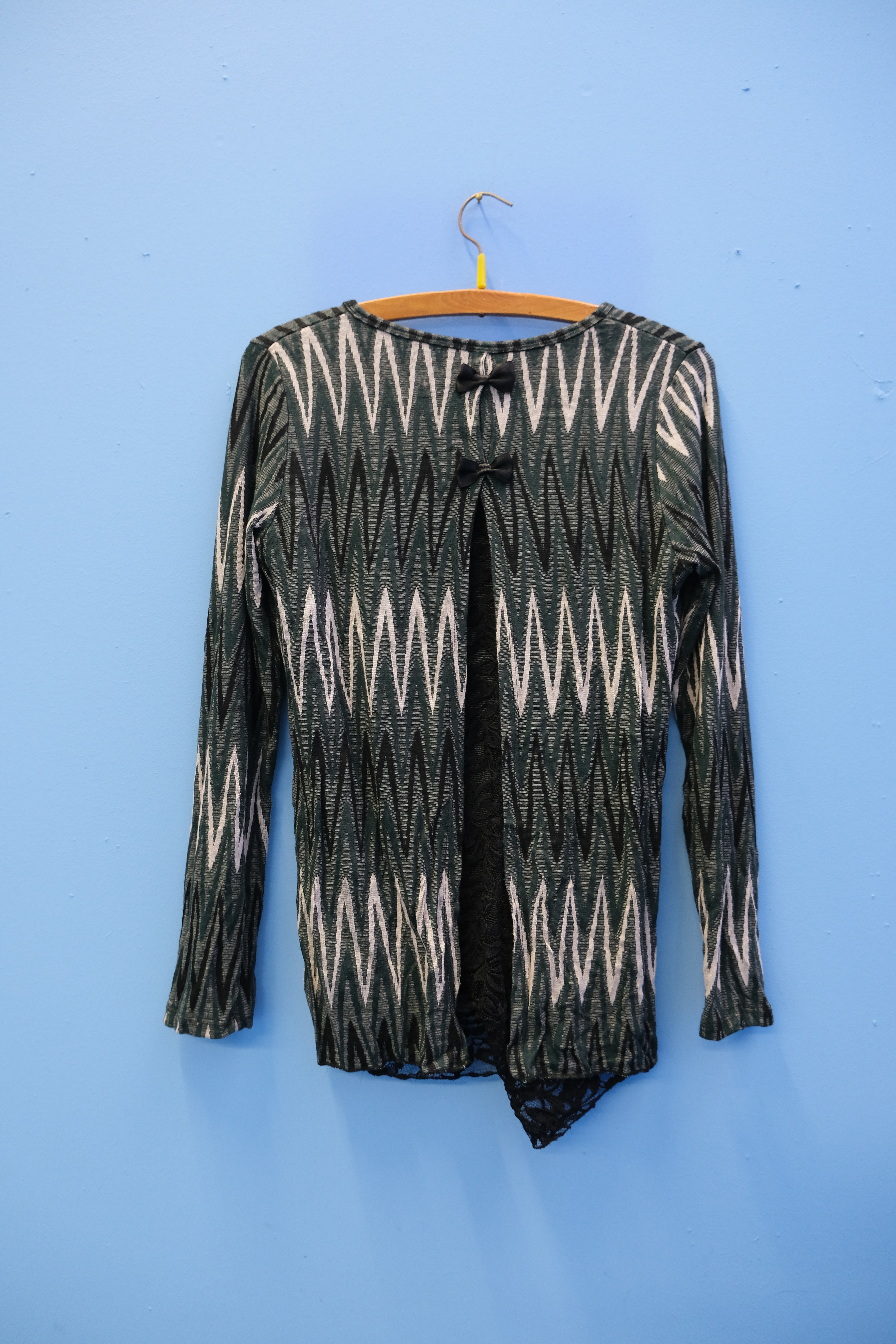 Maglia con pizzo dietro