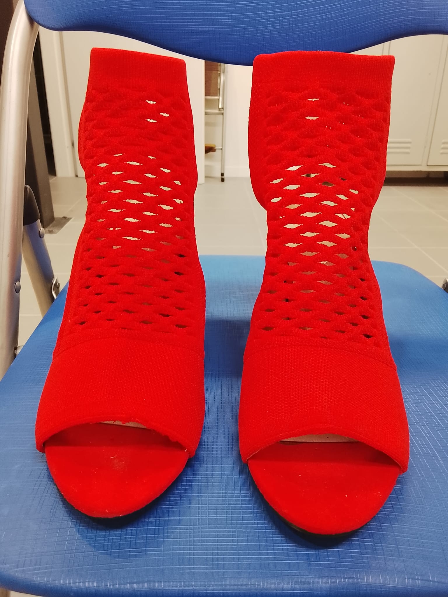 Sandalo rosso in elastic